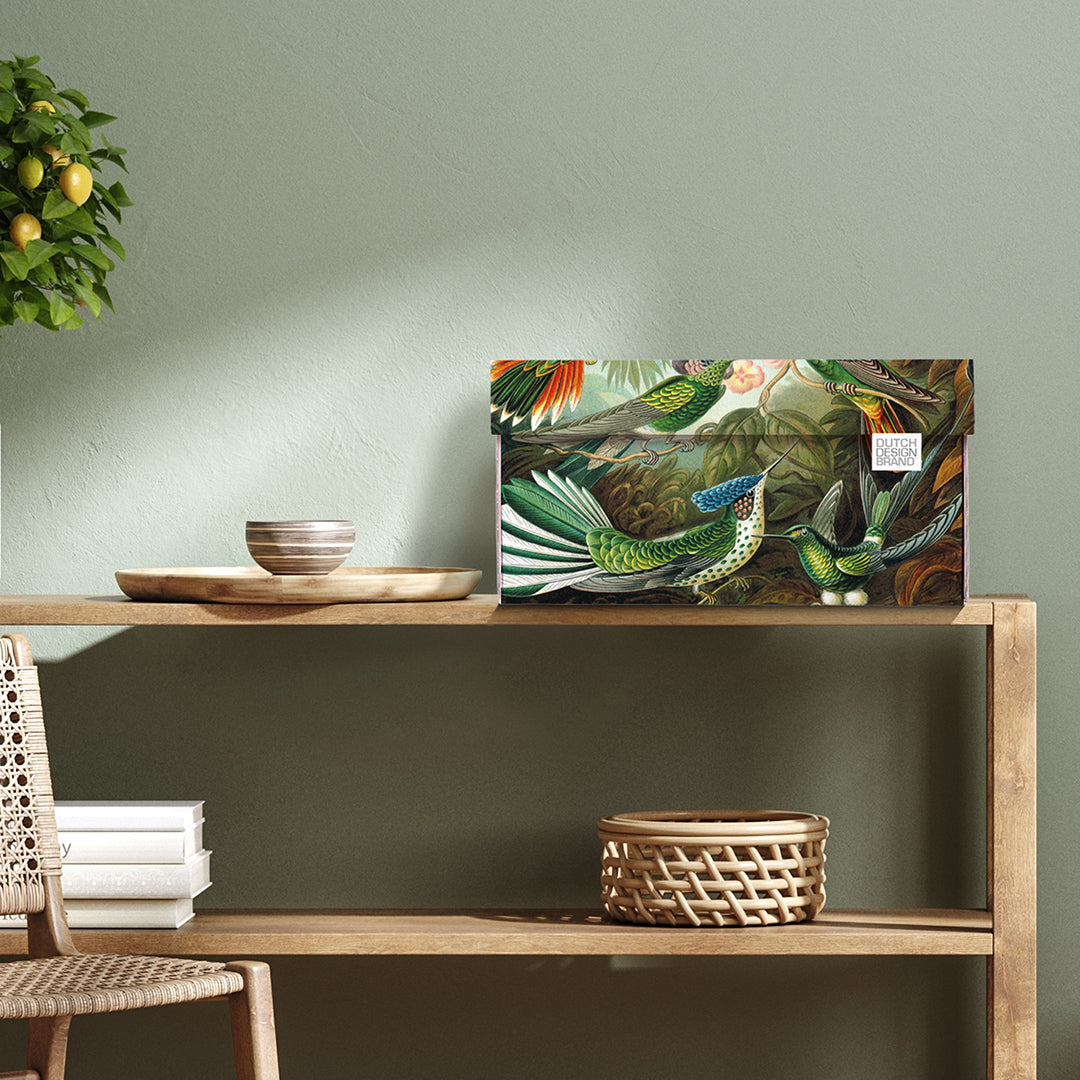 Stijlvolle bewaardoos met een botanisch patroon van planten en kleurrijke kolibries